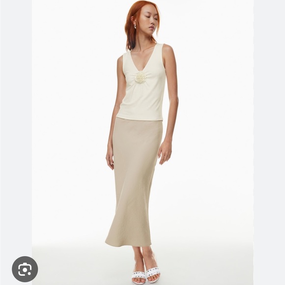 Aritzia Wilfred Goodlux Bloom Top - Picture 7 of 10